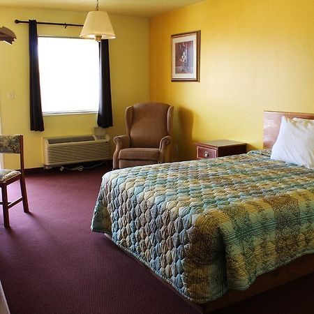 Westworld Country Inn Hubbard Exterior foto